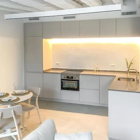 Lively 1 Bdr With Private Terrace Born Apartment *