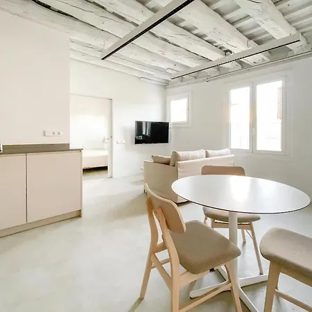 Lively 1 Bdr With Private Terrace Born *